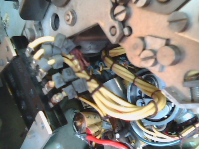 Konce vodičů jsou opatřeny návleky s čísly