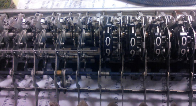 Marchant Silent Speed ADX - vkládání koleček do
registru.