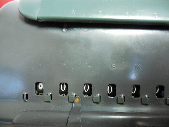 Hlavní registr s prvním kolečkem ze staršího
 modelu.