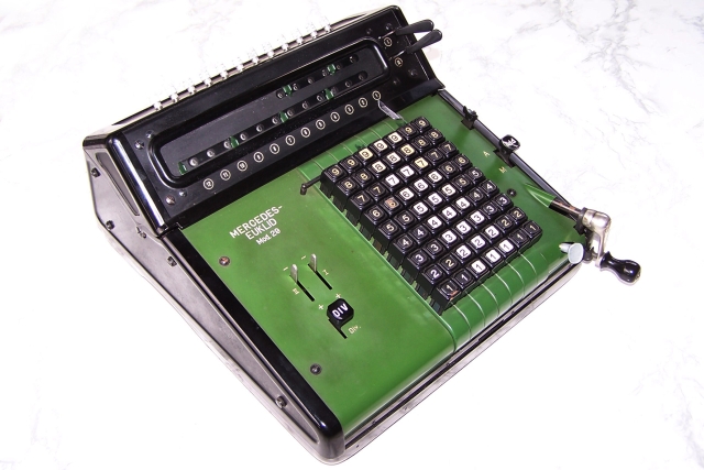 Mercedes Euklid 29, http://www.rechenmaschinen-illustrated.com