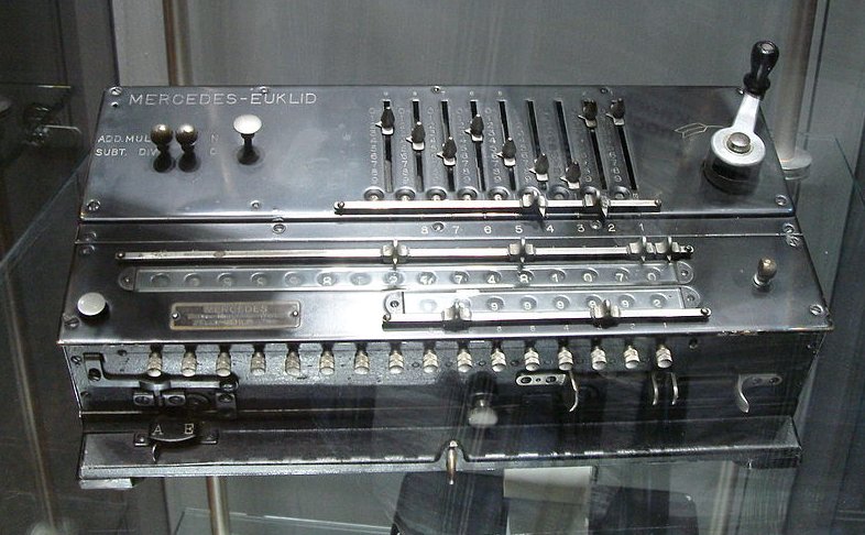 Mercedes Euklid, původní model, ve výrobě od 1906. Zdroj: wikipedia.org.